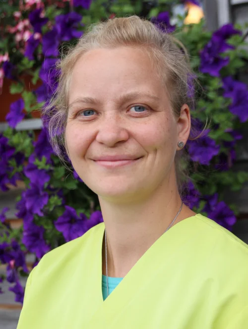 Tierärztin Anja Küchler in der Tierarztpraxis Dr. Litz und Fischer